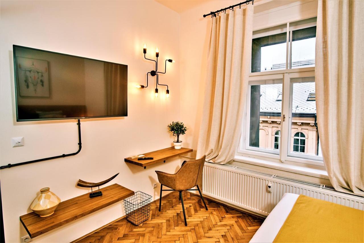 Camo Boutique Apartments Прага Екстер'єр фото