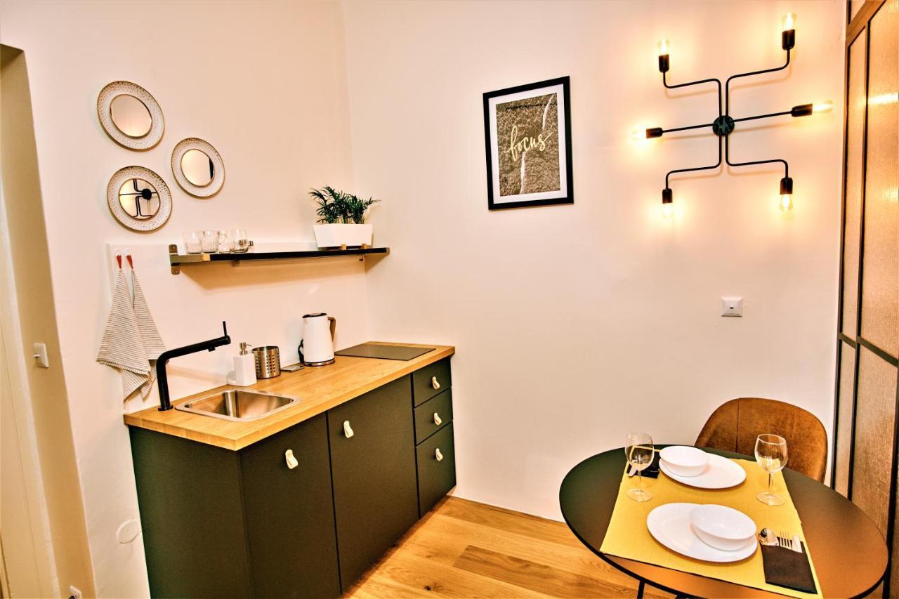 Camo Boutique Apartments Прага Екстер'єр фото